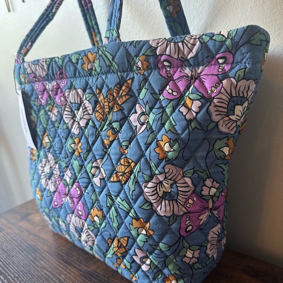 Vera Bradley Blue Floral Quilted Tote Bag Wild Prairie NWT - Picture 3 of 7